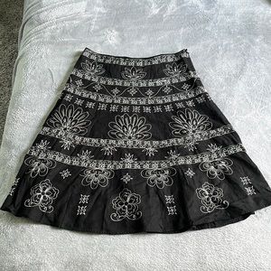 ☀️Carole Little Embroidered Skirt
